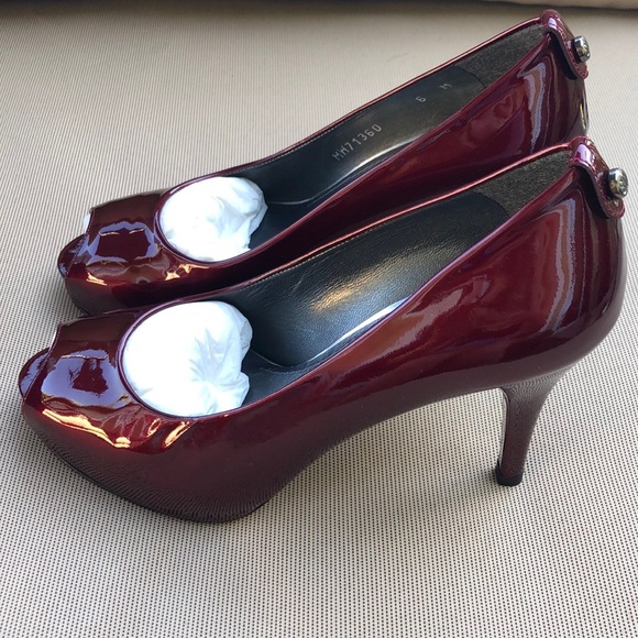 Stuart Weitzman Red Sierra Peep-Toe Pump - Picture 5 of 8